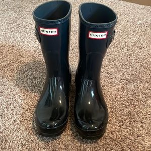 Hunter Short Clear Haze Navy to Black Ombré Boots